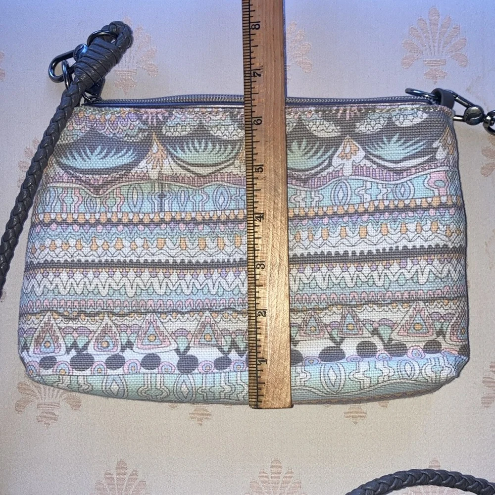SAKROOTS shoulder bag off white w/grey, pink, pale blue, lavender. $25 - Picture 2 of 8